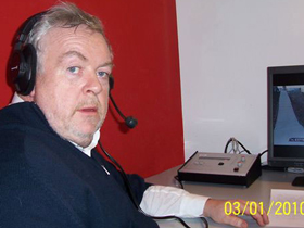 2010 - Noel commenta in diretta i Campionati del Mondo di Lakeside dagli studi Eurosport.